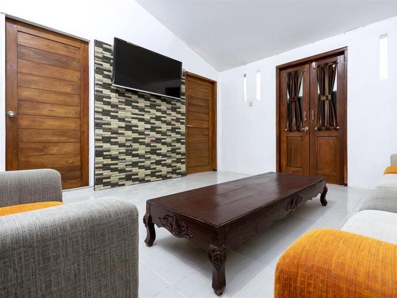 Oyo 2098 Homestay Kk Ngaglik Exterior foto
