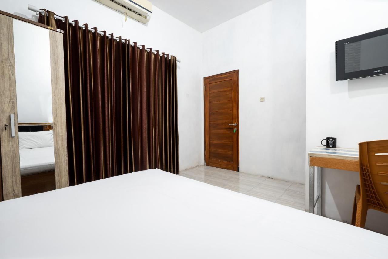 Oyo 2098 Homestay Kk Ngaglik Exterior foto